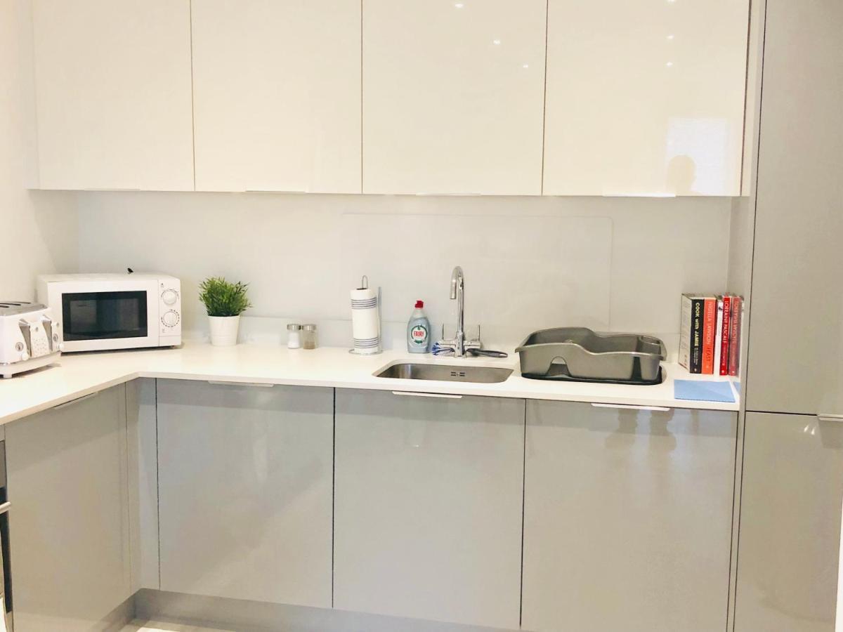 Snapos Luxury Serviced Apartment - Meridian House เบดฟอร์ด ภายนอก รูปภาพ