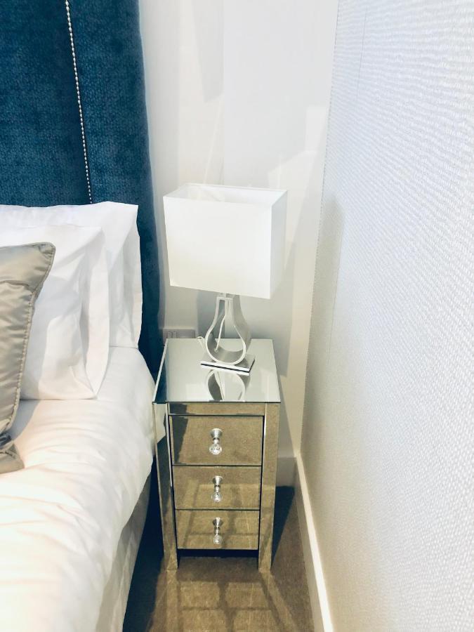 Snapos Luxury Serviced Apartment - Meridian House เบดฟอร์ด ภายนอก รูปภาพ