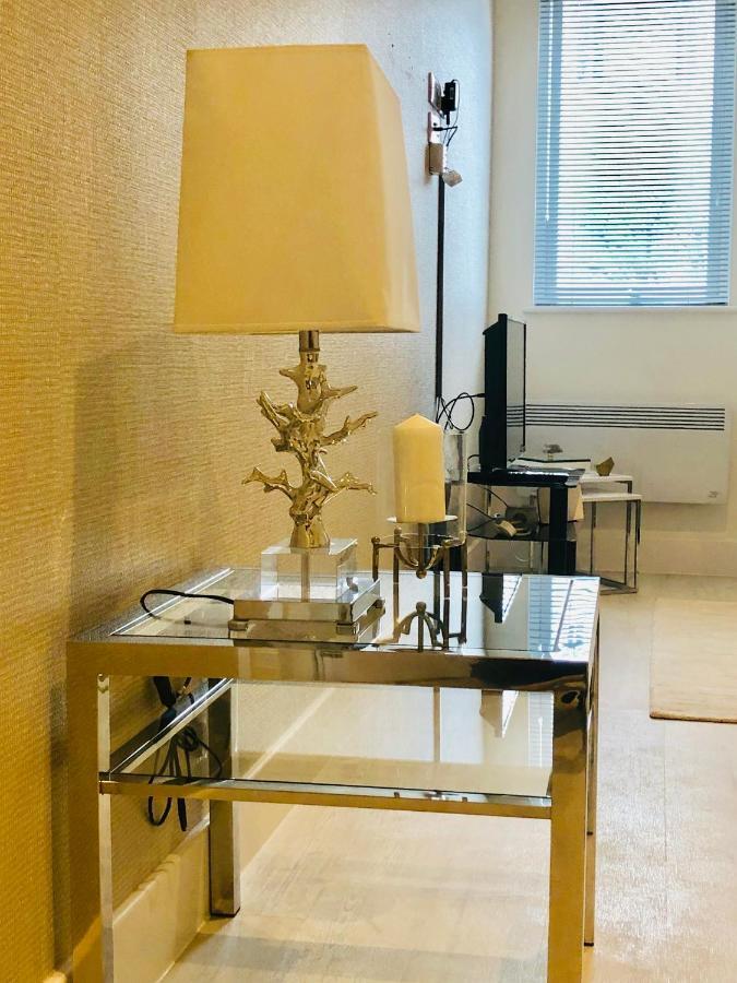 Snapos Luxury Serviced Apartment - Meridian House เบดฟอร์ด ภายนอก รูปภาพ