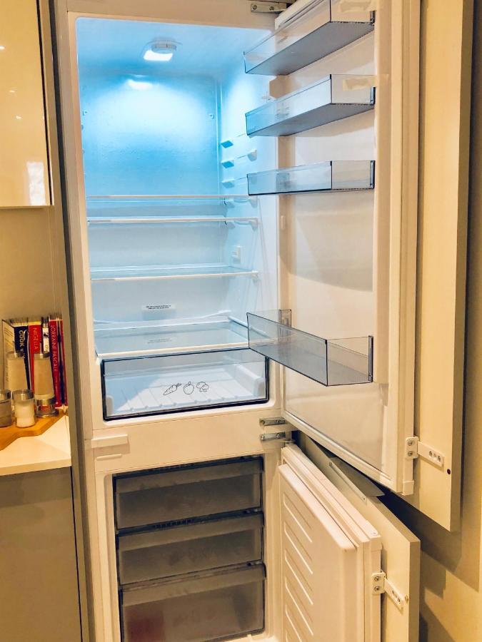 Snapos Luxury Serviced Apartment - Meridian House เบดฟอร์ด ภายนอก รูปภาพ
