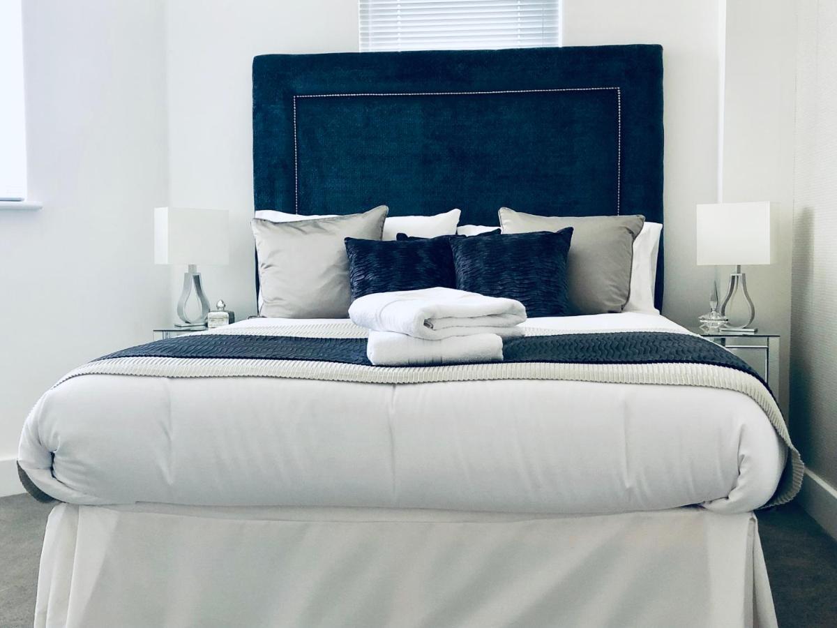 Snapos Luxury Serviced Apartment - Meridian House เบดฟอร์ด ภายนอก รูปภาพ